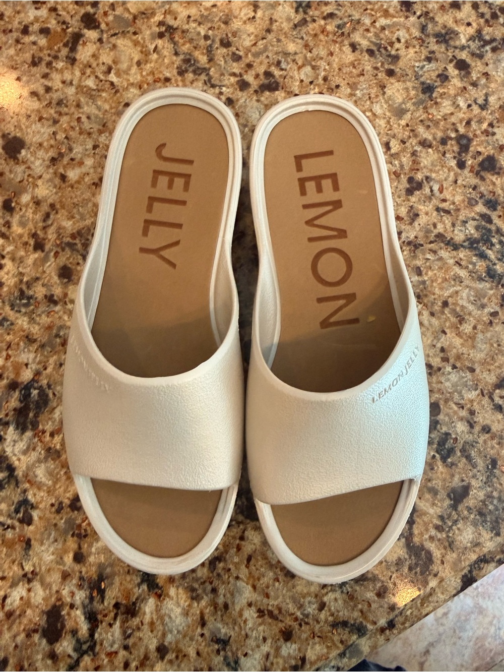 Lemon Jelly Women's Cream Slide Sandals